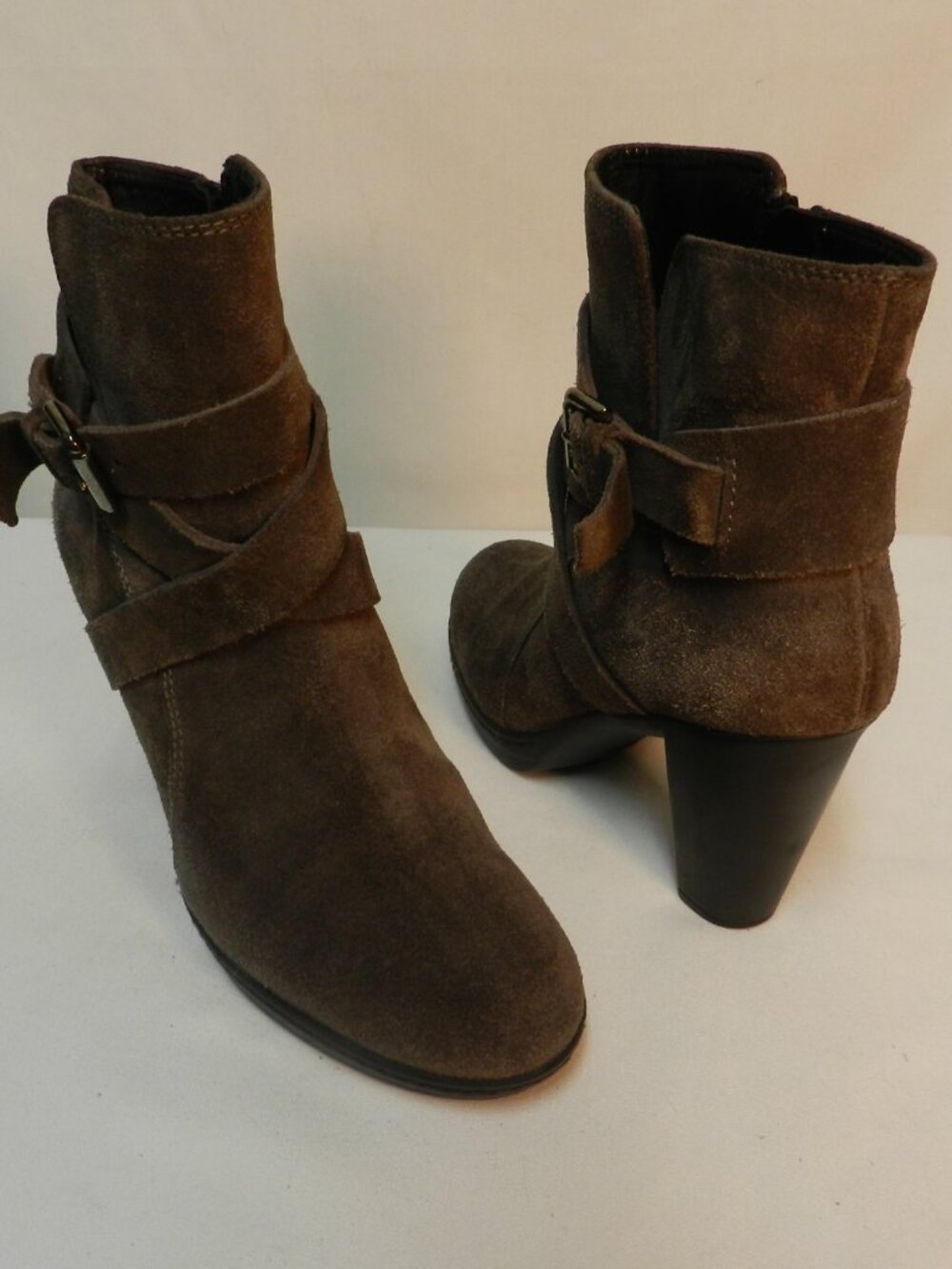 Pons Quintana Size 37 US 7 Suede taupe ankle zip heeled boots w/ buckle Italy